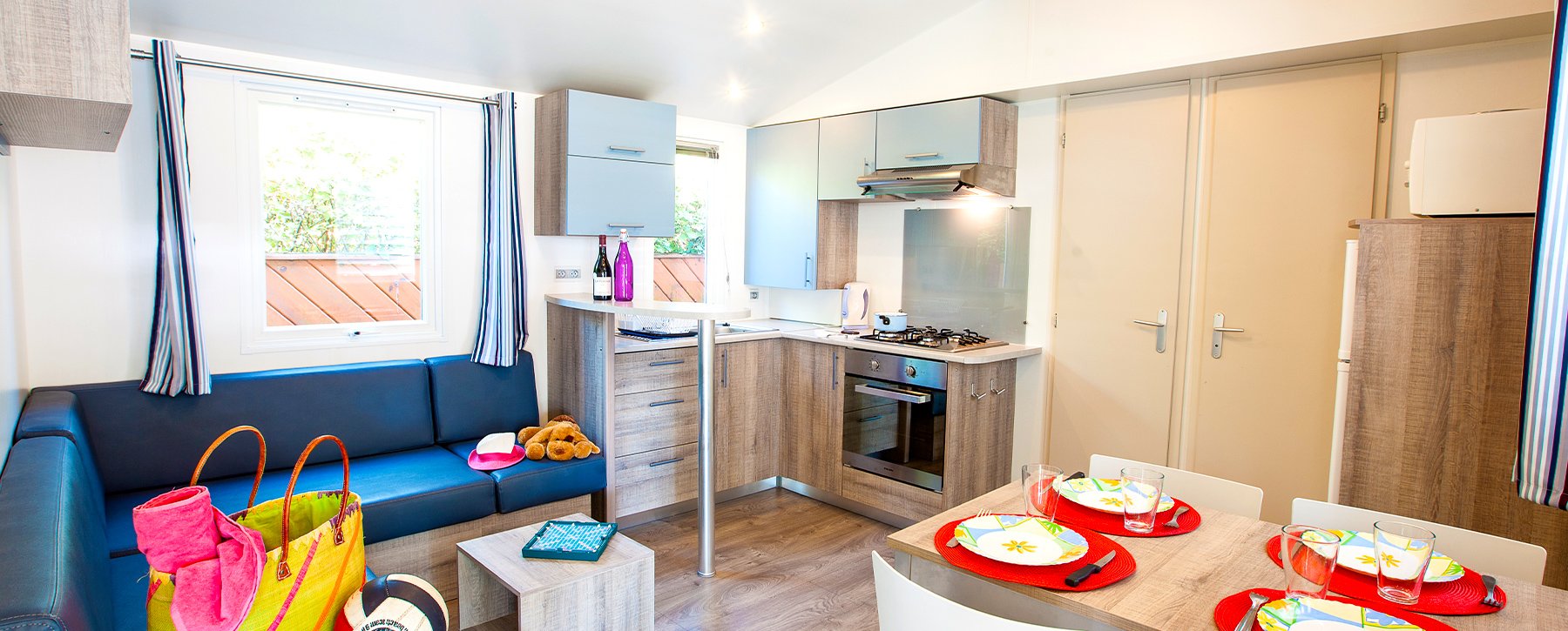 Titiana lgance 4 personnes cuisine 2