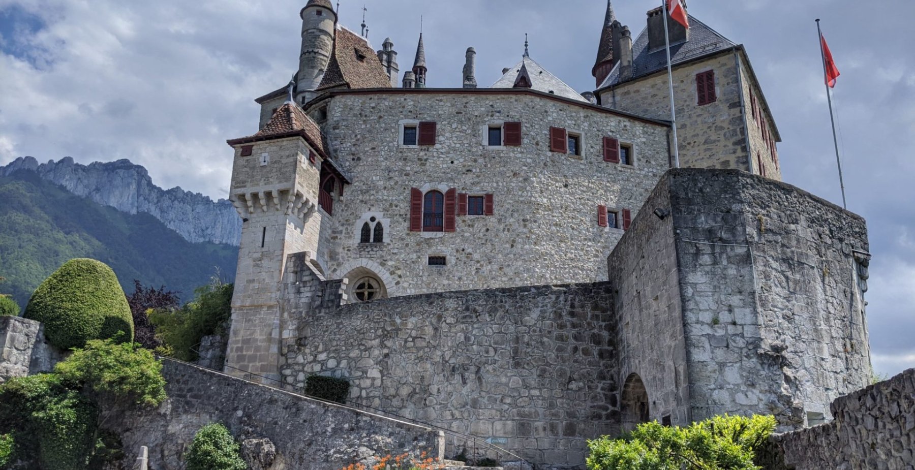 chteau de menthon saint bernard